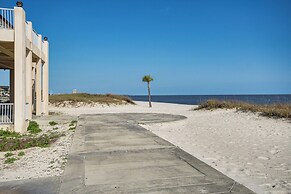 Walk to Gulf Coast: Biloxi Condo w/ Pool Access
