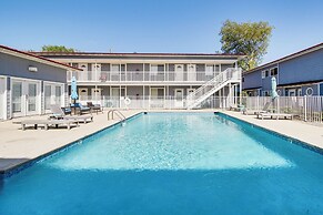 Walk to Gulf Coast: Biloxi Condo w/ Pool Access