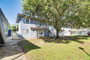 Walk to Gulf Coast: Biloxi Condo w/ Pool Access