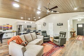 Hot Tub & Outdoor Living: Relaxing Show Low Cabin