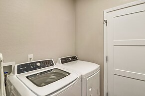 Hot Tub & Outdoor Living: Relaxing Show Low Cabin