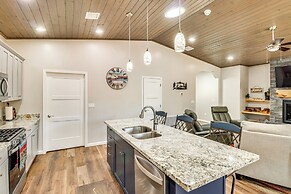 Hot Tub & Outdoor Living: Relaxing Show Low Cabin