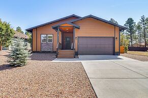 Hot Tub & Outdoor Living: Relaxing Show Low Cabin