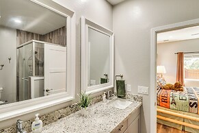 Hot Tub & Outdoor Living: Relaxing Show Low Cabin