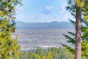 Post Falls Mountain Escape w/ Stunning Views!