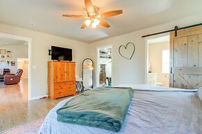 Post Falls Mountain Escape w/ Stunning Views!