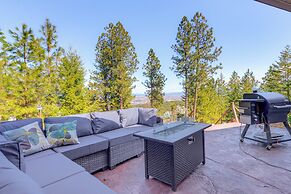 Post Falls Mountain Escape w/ Stunning Views!