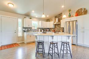 Post Falls Mountain Escape w/ Stunning Views!