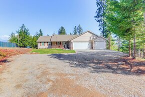 Post Falls Mountain Escape w/ Stunning Views!