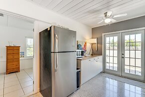3 Mi to Englewood Beach: Home w/ Patio & BBQ