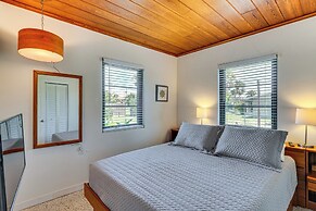 3 Mi to Englewood Beach: Home w/ Patio & BBQ