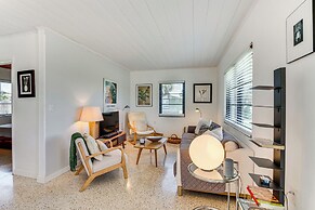 3 Mi to Englewood Beach: Home w/ Patio & BBQ