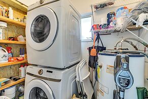 3 Mi to Englewood Beach: Home w/ Patio & BBQ