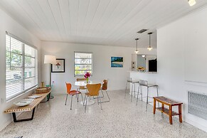 3 Mi to Englewood Beach: Home w/ Patio & BBQ