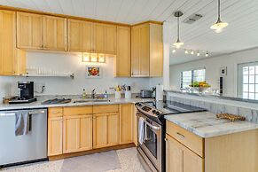 3 Mi to Englewood Beach: Home w/ Patio & BBQ