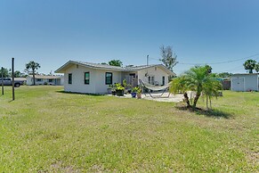 3 Mi to Englewood Beach: Home w/ Patio & BBQ