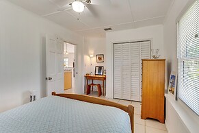 3 Mi to Englewood Beach: Home w/ Patio & BBQ