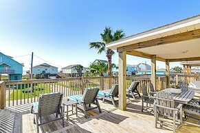 1 Block to Surfside Beach: Home w/ Gulf Views!