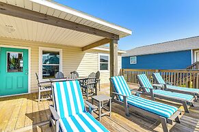 1 Block to Surfside Beach: Home w/ Gulf Views!