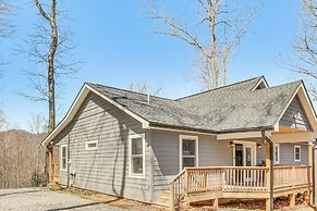 Modern Retreat w/ Mtn Views in Maggie Valley!