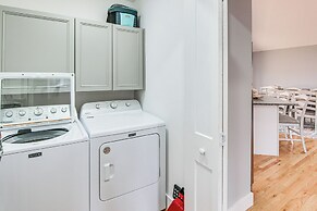 Modern Retreat w/ Mtn Views in Maggie Valley!