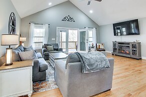 Modern Retreat w/ Mtn Views in Maggie Valley!