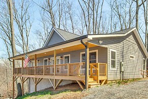 Modern Retreat w/ Mtn Views in Maggie Valley!