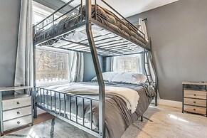 Modern Retreat w/ Mtn Views in Maggie Valley!