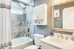 Modern Retreat w/ Mtn Views in Maggie Valley!