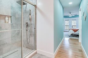 Modern Retreat w/ Mtn Views in Maggie Valley!