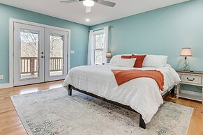 Modern Retreat w/ Mtn Views in Maggie Valley!
