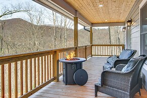 Modern Retreat w/ Mtn Views in Maggie Valley!