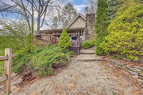 Mtn-view Home w/ Deck, Fire Pit & BBQ in Almond