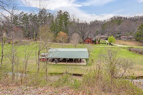 Mtn-view Home w/ Deck, Fire Pit & BBQ in Almond