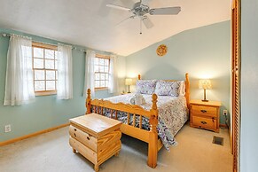 Mtn-view Home w/ Deck, Fire Pit & BBQ in Almond