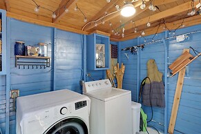 Fish On-site: Okeechobee Cabin w/ Pool Access
