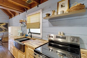 Fish On-site: Okeechobee Cabin w/ Pool Access