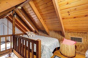 Fish On-site: Okeechobee Cabin w/ Pool Access