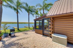 Boat, Fish & Swim: Lakefront Cabin in Okeechobee!
