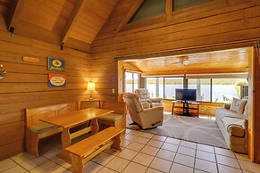 Boat, Fish & Swim: Lakefront Cabin in Okeechobee!