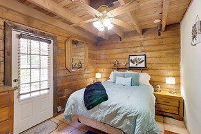 Cabin w/ Boat Launch & Pool Access in Okeechobee