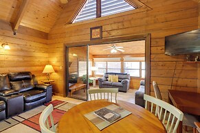 Cabin w/ Boat Launch & Pool Access in Okeechobee