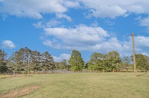 4-acre Plot: Farmhouse-chic Retreat in Forest!