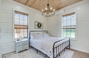 4-acre Plot: Farmhouse-chic Retreat in Forest!