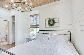 4-acre Plot: Farmhouse-chic Retreat in Forest!