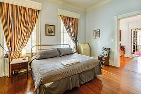 Historic Manor w/ Screened Porch in Elizabeth City