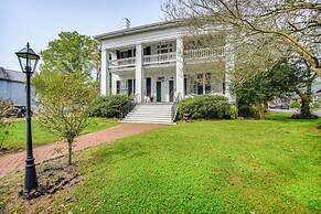 Historic Manor w/ Screened Porch in Elizabeth City