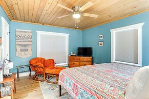 8 Mi to Ozark Folk Center: Home w/ Hot Tub & Deck