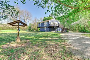 8 Mi to Ozark Folk Center: Home w/ Hot Tub & Deck