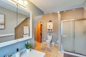 Lakefront Getaway w/ Dock in Akron